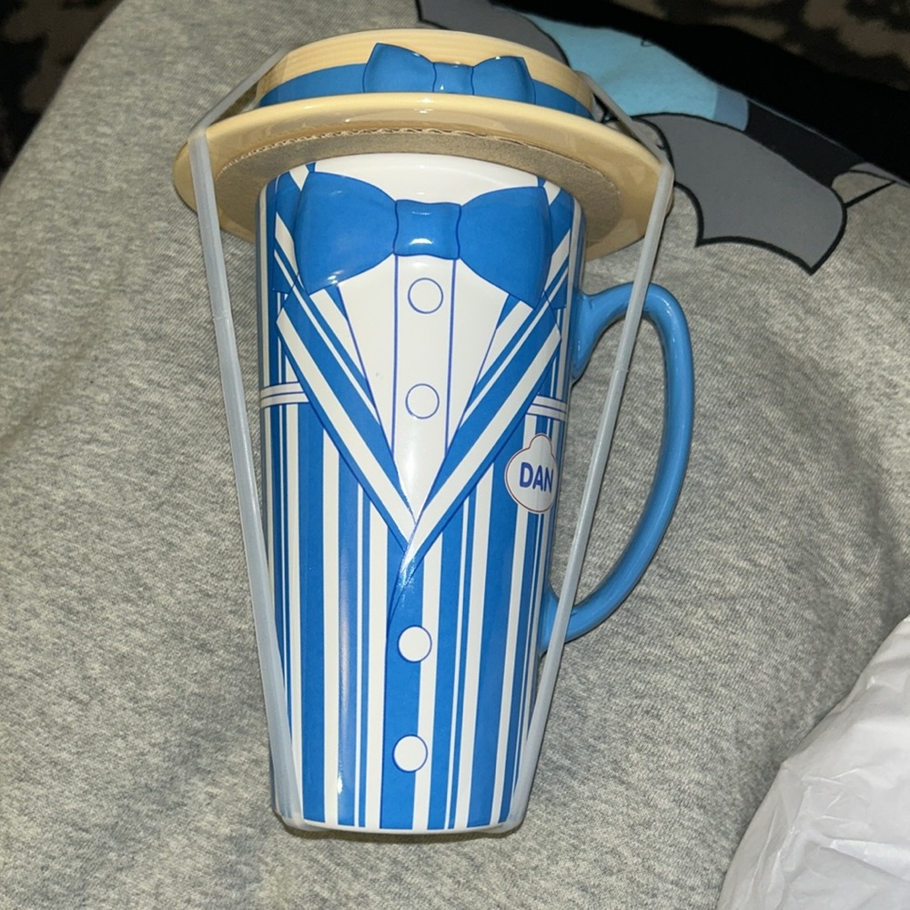 NWT Disney Dapper Dan Blue Striped Mug with Lid - Picture 6 of 12